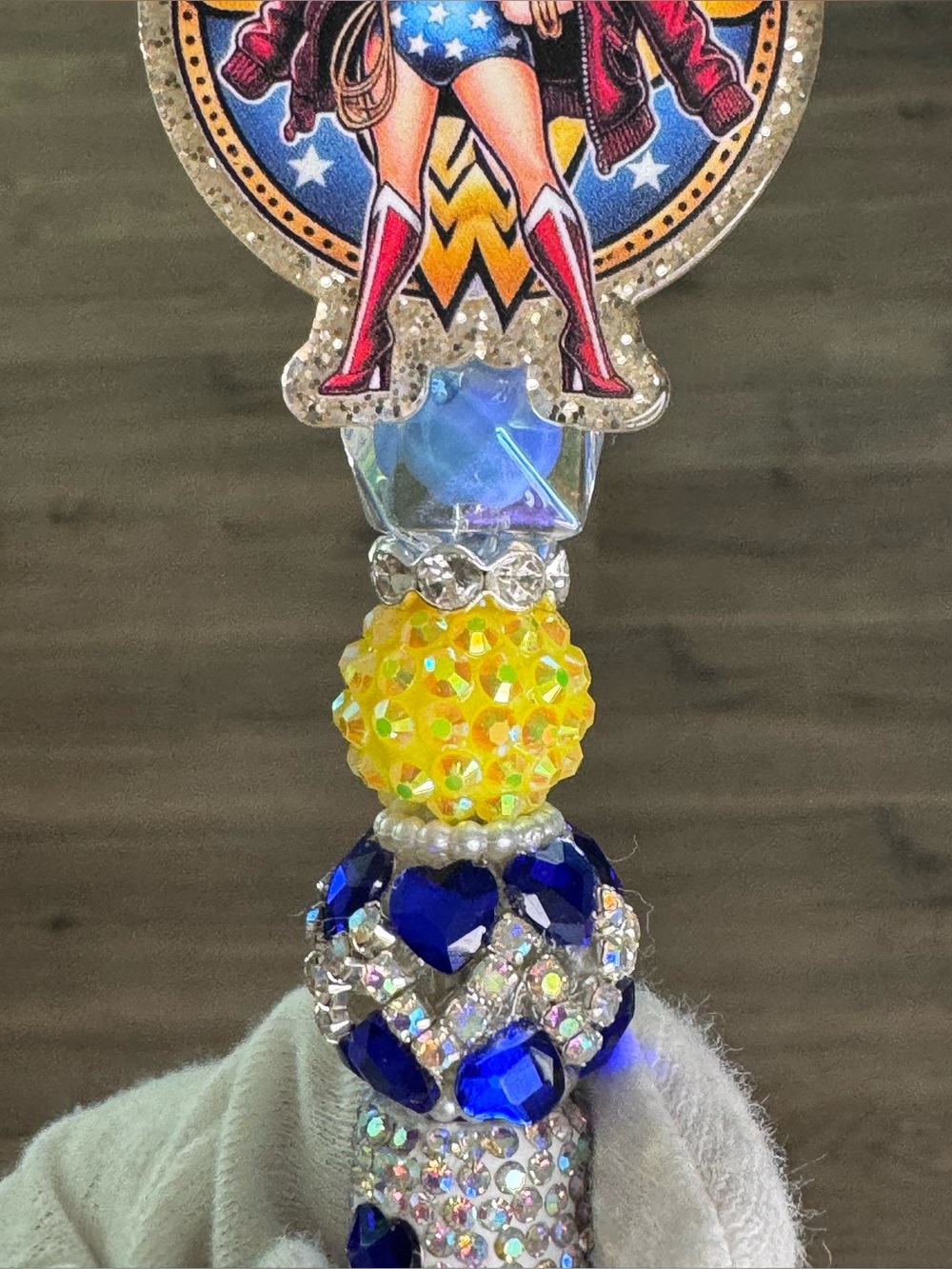 Betty Boop Wonder Woman Fancy Bead Pen - Picture 4 of 7